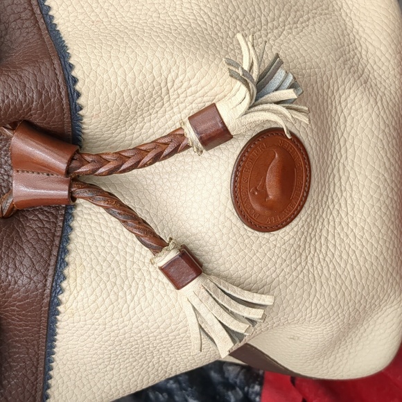 Dooney & Bourke Teton draw stream bag - Picture 2 of 16